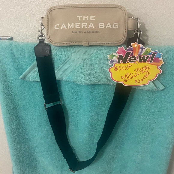 Marc Jacob’s Camera Bag - Picture 2 of 4